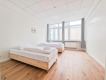 Tolstov Apartments - City Center Apartment with 5 Rooms - 10 Min Messe DUS, Düsseldorf (Foto 3)