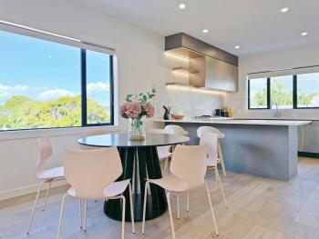 Luxury 4Bedroom Townhouse in Central Greenlane - ASB Showgrounds & Cornwall Park, Auckland (photo 3)