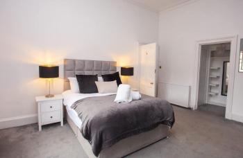Stunning 2 Bed in Ideal Location, Glasgow (photo 2)