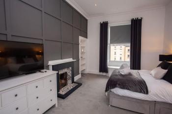 Stunning 2 Bed in Ideal Location, Glasgow (photo 4)