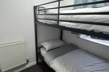 3bedroom- near to station-Private Garden-Wifi, Liverpool (photo 5)