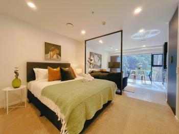 Tree-Lined Parkside Holiday Studio with Pool & Gym, Auckland (foto 3)