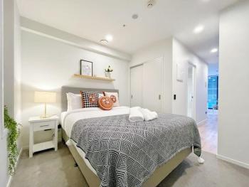 Serene Cityscape 1B Apt Near Skytower vs Gym Pool Sauna, Auckland (foto 3)