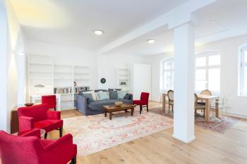 Lofty Torstr Apartments, 4 unique units from 1-3 bedrooms in Mitte, ideal for families & groups, from 2 up to 8 Guests, Berlin (Foto 2)