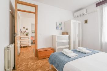 Bright cozy 2BD - OPERA area, Madrid (fotografie 2)