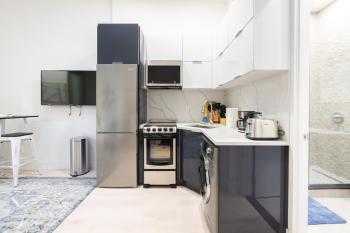 317-4A New Modern 1BR W&D Walk to Central Park, New York (photo 4)