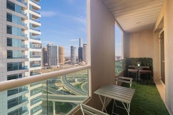 Bohemian 2 Bedroom Apartment in the Heart of Marina, Dubai (photo 2)