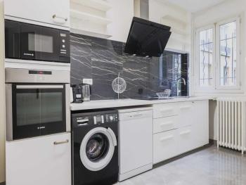 Cosy apt with balcony -3BR-4P- Place des Ternes, Paris (photo 2)