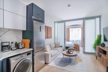 78-3C Newly renovated 1BR WD Walk 2 Central Park, New York (photo 3)