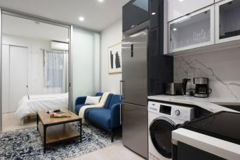 78-4B New Quality 1br W&D in unit Skylight, New York (Foto 5)