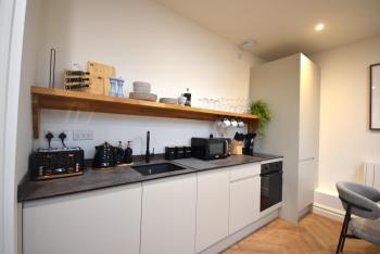 CITYeSCAPE - 2BR Apt En-suite Sofa Bed NQ, Manchester (photo 5)