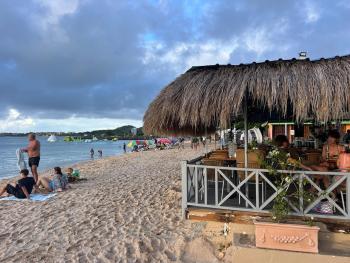 Cozy & Cute Beach Apt Rodney Bay, Родни-Бэй-Виллидж (фото 2)