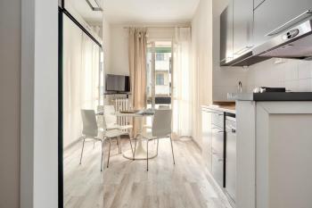 Elegant One-Bedroom Apartment in Porta Romana, Милан (фото 3)