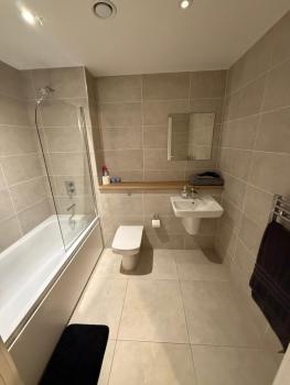 The Urban Escape in Media City - A private room and bathroom in a shared apartment, Manchester (fotografie 5)
