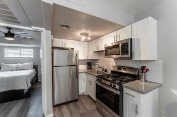 Private 1 BR Apt in Arcadia PHX Near Everything, Phoenix (zdjęcie 4)