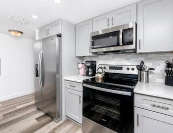 Beachfront 3-Bed I Location! Stunning Sunsets, Clearwater Beach (photo 4)
