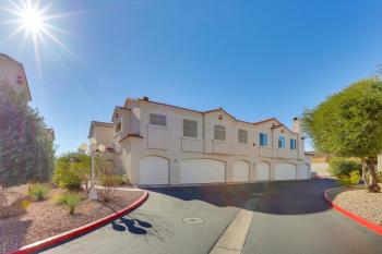 6 Mi to Vegas Strip City-View Gem with Pool Access, Las Vegas (foto 3)