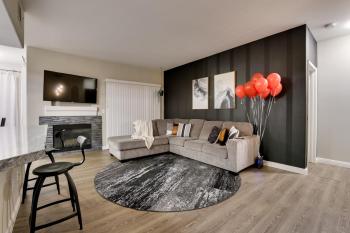6 Mi to Vegas Strip City-View Gem with Pool Access, Las Vegas (foto 4)