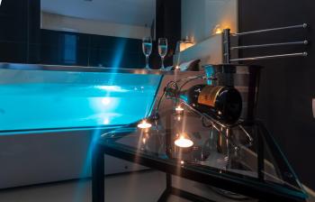 PLAN Deluxe - Romantic Excape with Whirpool Tub Niš, centar, FREE parking, Niš (foto 3)
