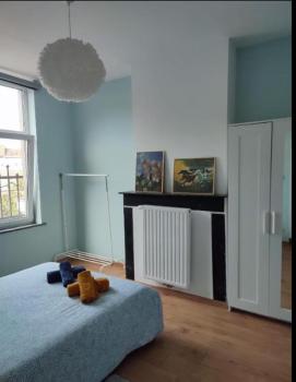 Chambre confortable lit double schaarbeek 1ere étage clé normal, Bruxelles (foto 2)