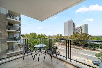 Stylish 1-Bed Flat with Pool BBQ & Sauna Access, Canberra (fotografie 3)