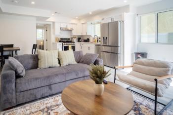 Cozy LA Retreat Near USC Steps to Koreatown & Downtown, Los Angeles (zdjęcie 2)