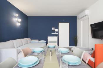 CITY CENTER - Modern flat with PARKING and WIFI - Apt A, Bergamo (Foto 2)