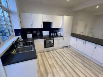 Luxury Apartments Wandsworth, London (photo 2)