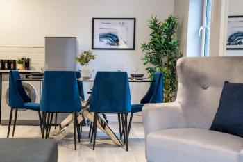 Fabulous Quayside Apartment with Free Parking, Liverpool (photo 3)