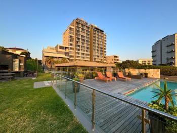 Infinity - Stunning 1 bedroom apartment with sea & mountain views, Bloubergstrand (Foto 3)