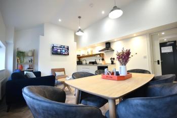 CITYeSCAPE - 2BR Top Floor Penthouse NQ, Manchester (zdjęcie 4)