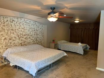 Large Estate 2 miles to strip with Pool, Las Vegas (fotografie 3)