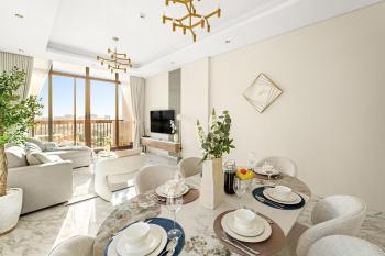 FIRST CLASS 1BR Luxurious Overlooking Pool, Dubai (Foto 4)