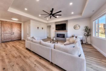 New & Modern Escape, Moab (photo 5)