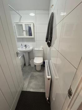 Contractor Friendly Spacious 3 Bed With Private Parking, Leeds (Foto 3)