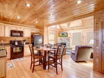 Pool table, hot tub, 2 bedroom in great location!, Sevierville (foto 2)