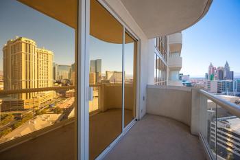 No Resort Fee Strip View Balcony+ Valet Parking, Las Vegas (photo 3)