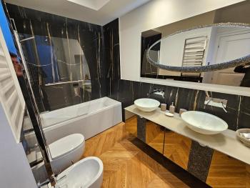 Caterina de' Medici luxury attic with terrace and parking, Florence (photo 4)