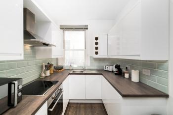 Elegant Apartment in London Steps Away From River Thames, London (photo 5)