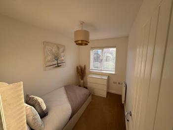Modern & Spacious 3-Bedroom Home in Dartford, Ideal for Families, Groups and Contractors, Dartford (foto 3)
