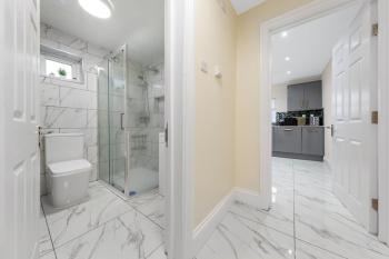 Lovely 4-BR Home In Leyton - Sleeps 14, Near Tube, London (photo 3)