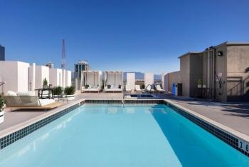 Huge Downtown LA Loft with Rooftop Pool & Jacuzzi, Los Angeles (fotografie 3)