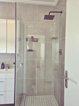 Bright & Airy Lonehill Apartment, Sandton (photo 3)