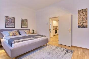 Stylish 2-Bedroom Apartment - AC in Master Bedroom - Self Check-in, Vienna (photo 4)