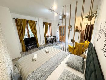 Beautiful Apartment in Bratislava Old Town with AC, Братислава (фото 3)