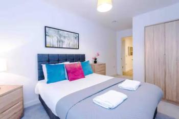 2 Bed Apartment Northern Quarter, Manchester (photo 2)