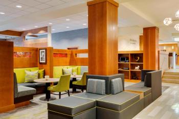 Courtyard by Marriott Boston Logan Airport, Бостон (фото 4)