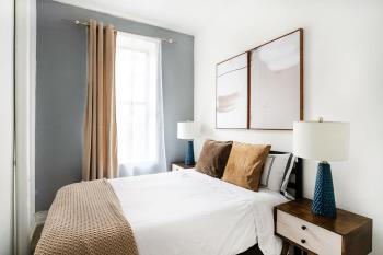 428-2W Newly Furnished Prime Location 2BR Sleeps 5, New York (photo 4)