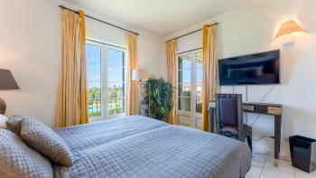 1 BDR Flat With Pool - 125D Gramacho by LovelyStay, Estômbar (foto 3)