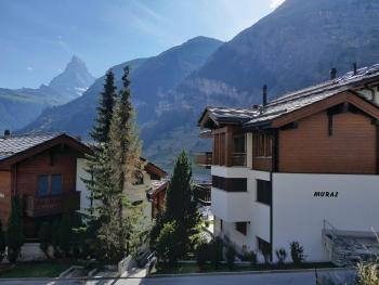 Modern self-catering apartment with Matterhorn views, Zermatt (photo 2)